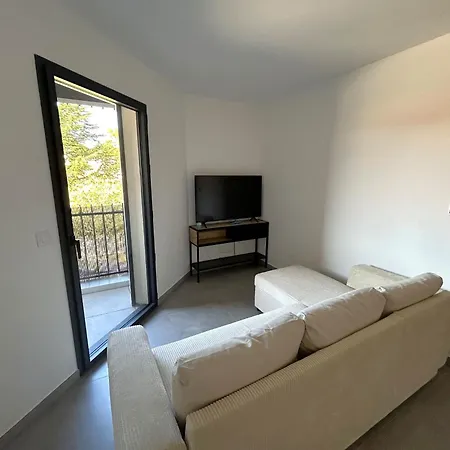 Appartement Climatisé Proche Avec Parking - Fr-1-837-43